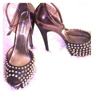 Gorgeous black and gold studded heels size 9!
